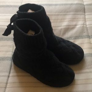 Black Sweater UGGS Sz 5